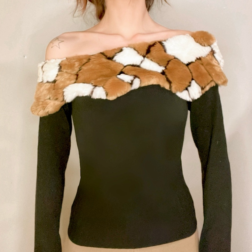 2000’s off shoulder sweater top